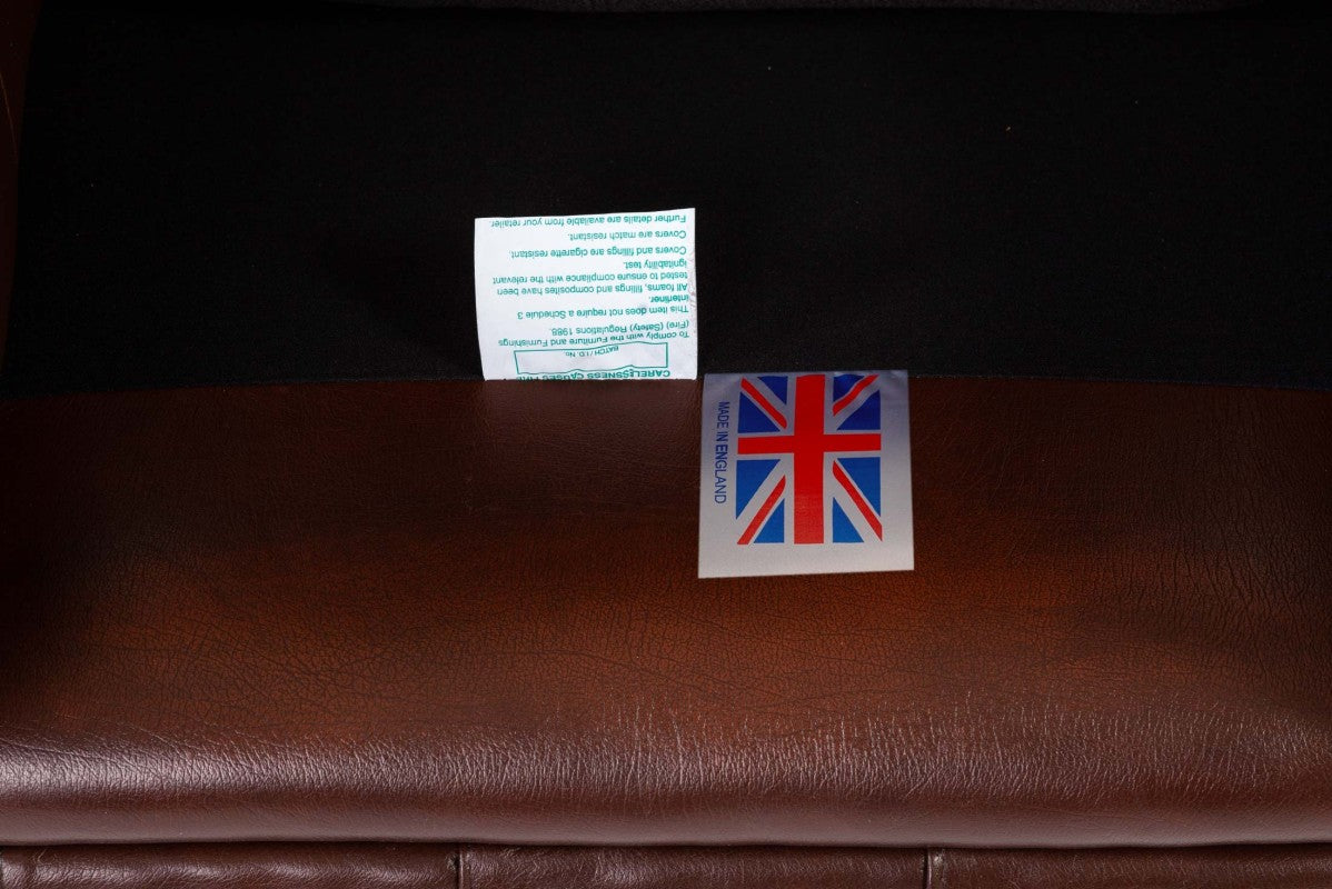 Divano chesterfield club nuovo originale inglese 3 posti marrone - Antichità Sale