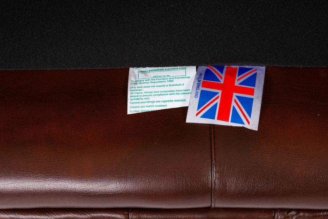 Divano chesterfield club nuovo originale inglese 2 posti marrone