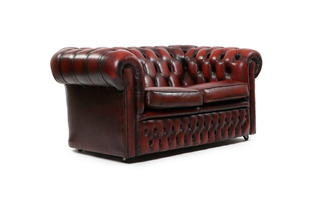 Divano Chesterfield club 2 posti inglese originale vintage in pelle rosso bordeaux anticato