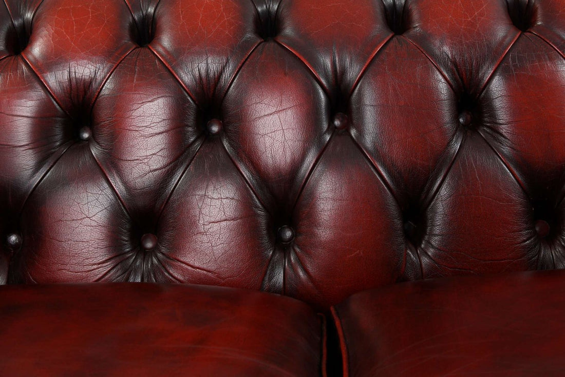 Divano Chesterfield club 2 posti inglese originale vintage in pelle rosso bordeaux anticato