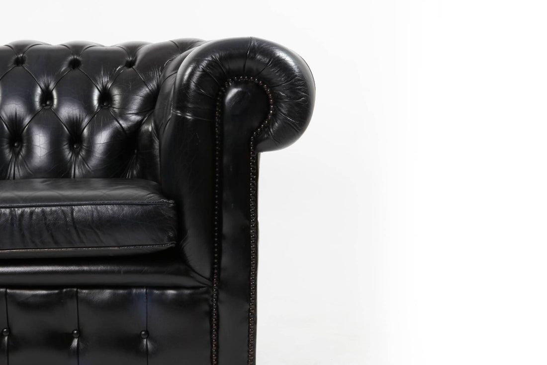 Divano Chesterfield club 2 posti inglese originale vintage in pelle blu scuro