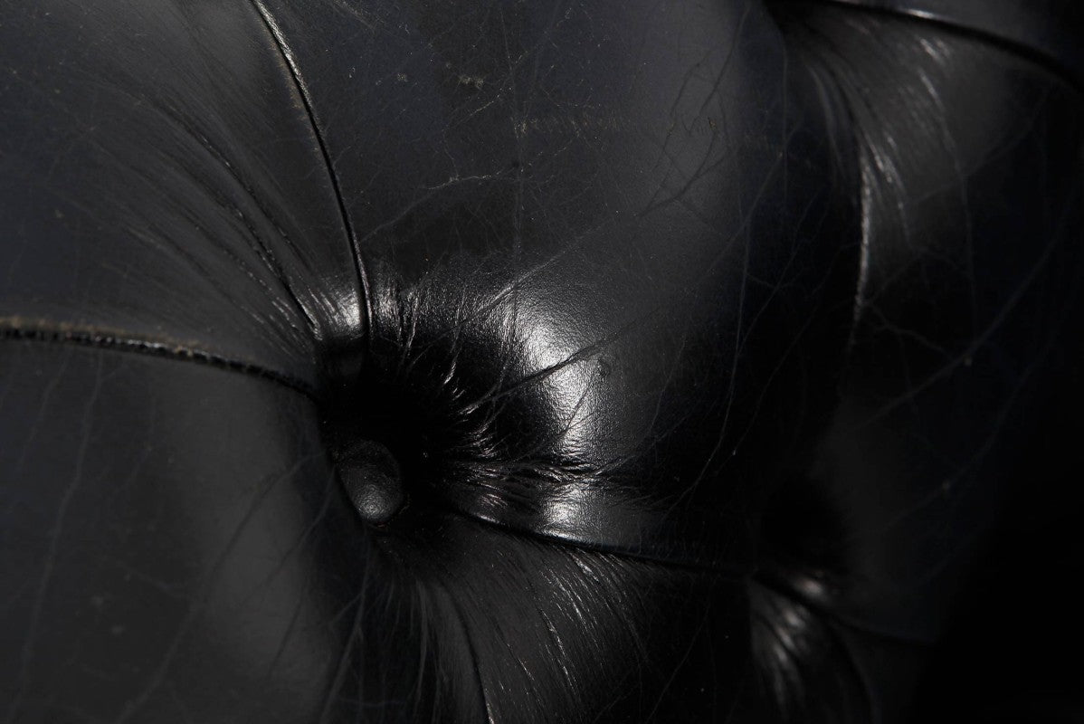 Divano Chesterfield club 2 posti inglese originale vintage in pelle blu scuro - Antichità Sale