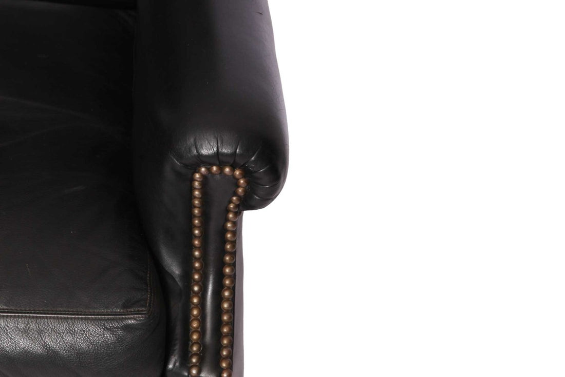 Coppia di poltrone bergere inglese vintage in pelle nera