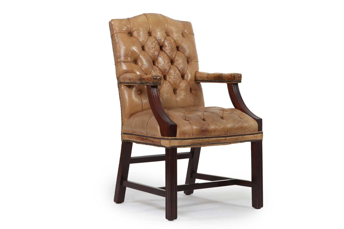 Coppia di poltrone chesterfield Director in pelle tabacco del 1950