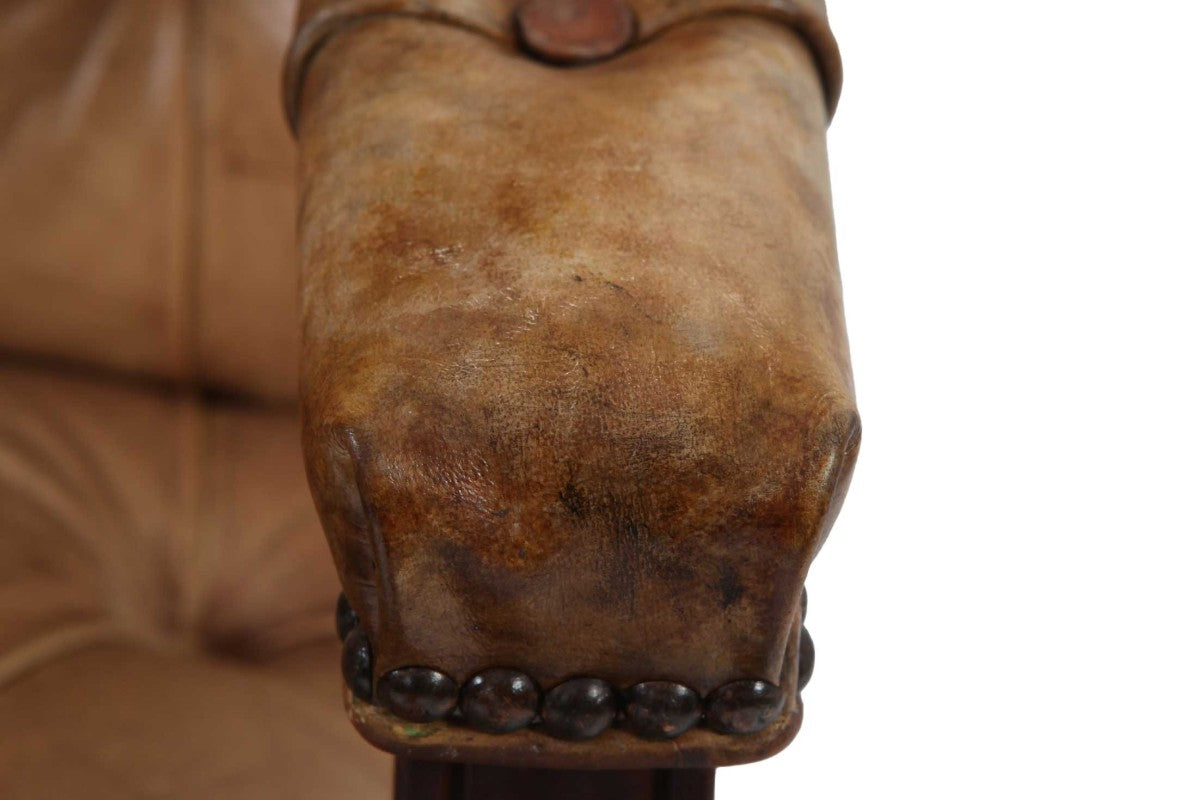 Coppia di poltrone chesterfield Director in pelle tabacco del 1950