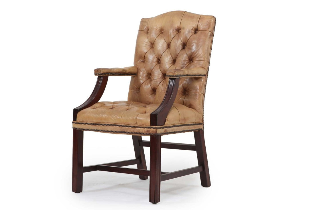 Coppia di poltrone chesterfield Director in pelle tabacco del 1950