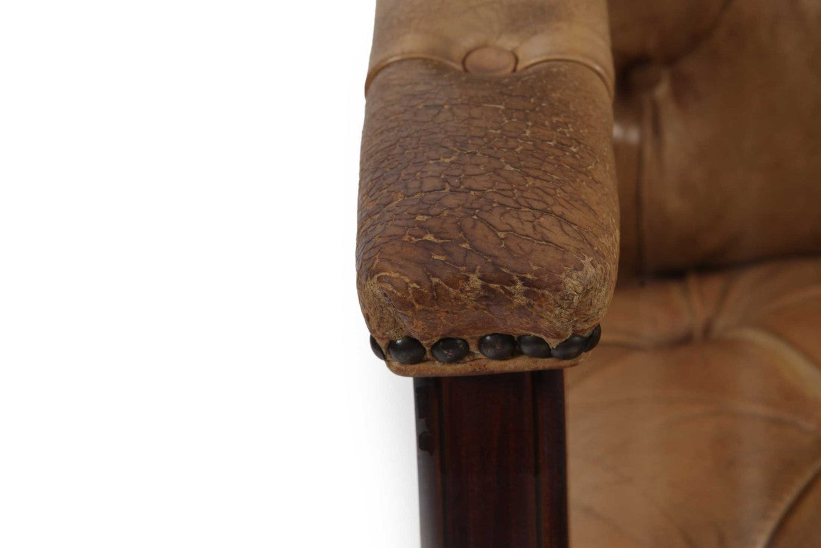 Coppia di poltrone chesterfield Director in pelle tabacco del 1950