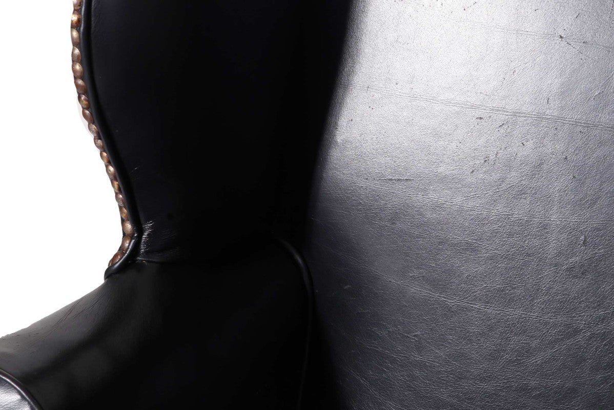 Antica coppia di poltrone wing back o bergere inglese originale in pelle nera - Antichità Sale