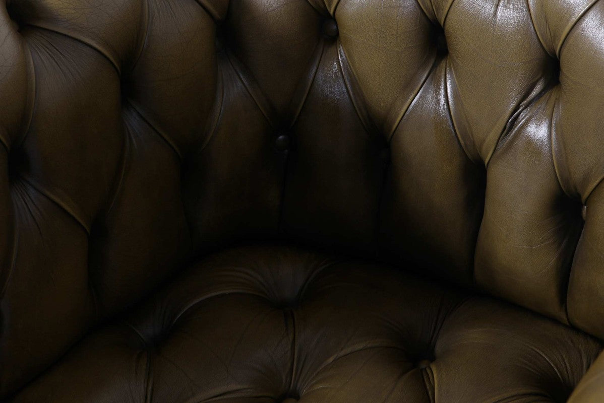 Coppia di poltrone chesterfield club vintage verde oliva - Antichità Sale