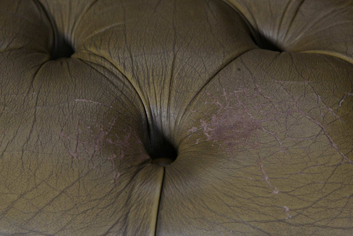 Coppia di poltrone chesterfield club vintage verde oliva - Antichità Sale