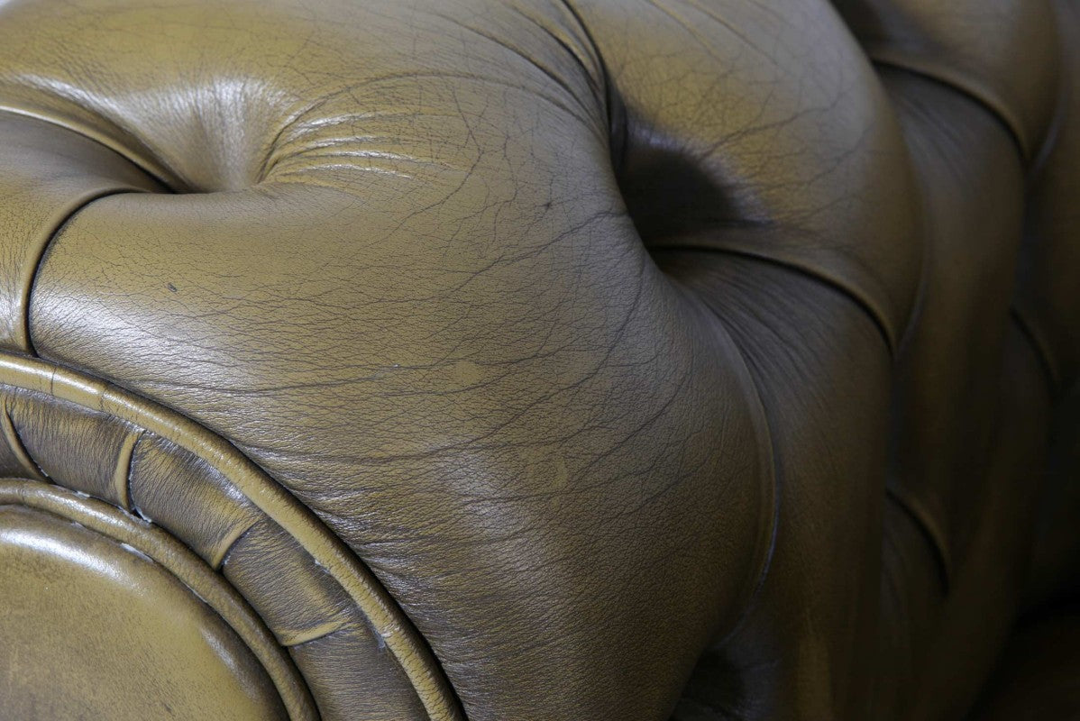 Coppia di poltrone chesterfield club vintage verde oliva - Antichità Sale