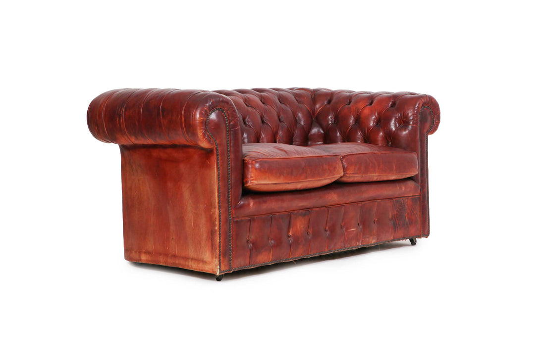 Antico Divano 2 posti Chesterfield Club originale inglese in pelle rosso marocchino