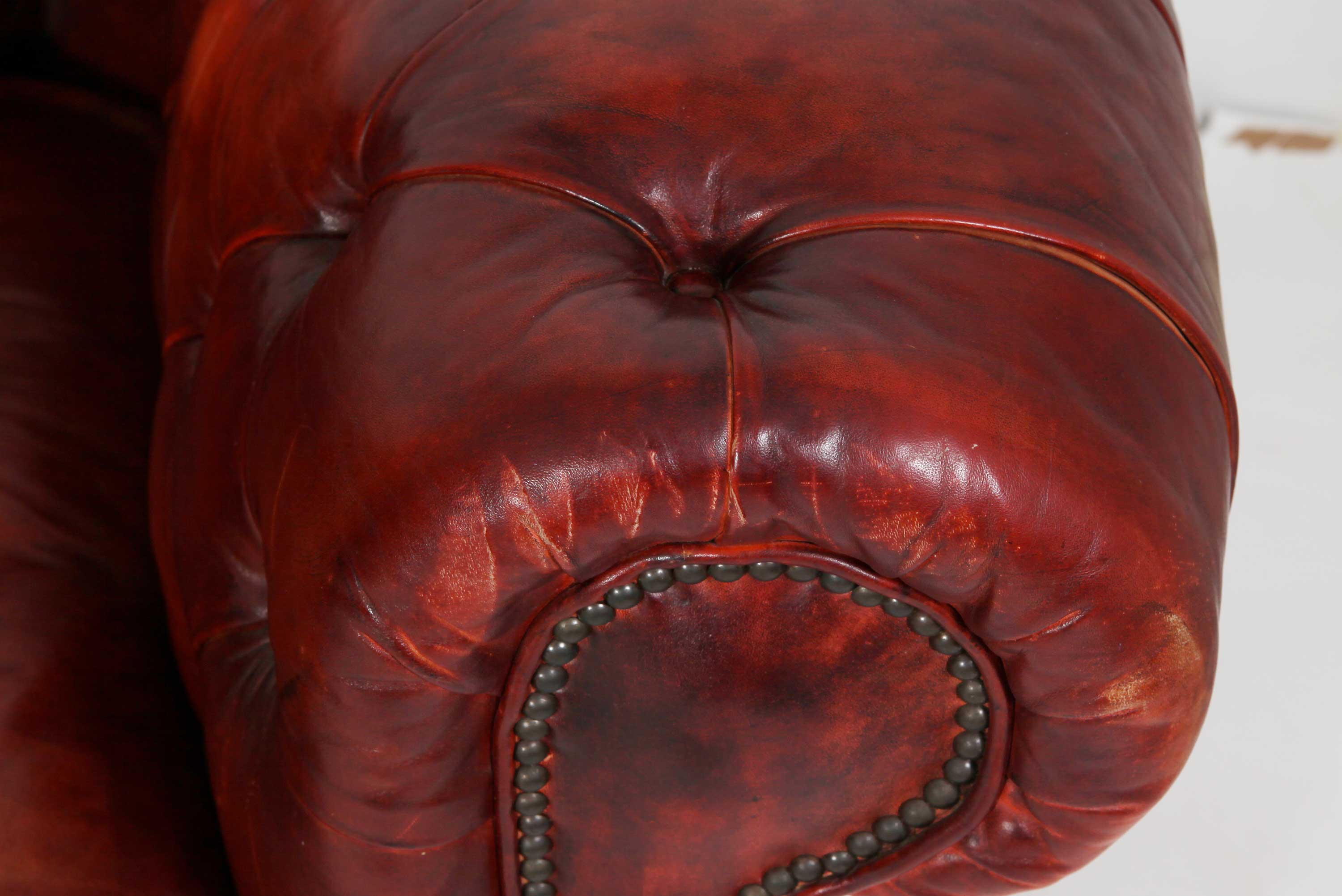 Antico Divano 2 posti Chesterfield Club originale inglese in pelle rosso marocchino - Antichità Sale