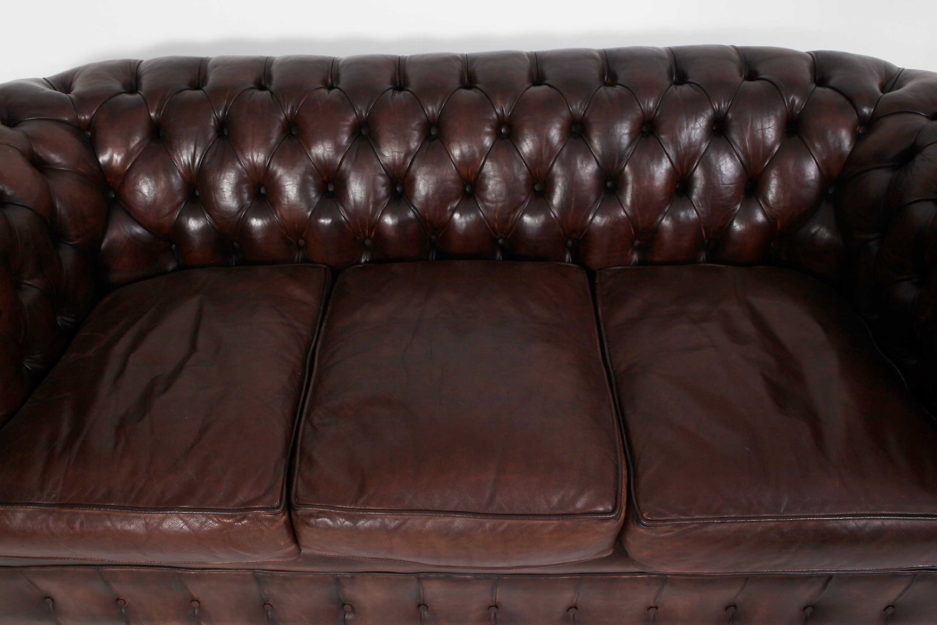 Divano 3 posti chesterfield club marrone testa di moro originale - Antichità Sale