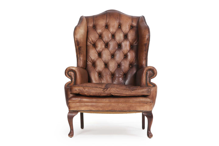 Antica poltrona chesterfield Wing Back o bergere inglese originale marrone sigaro