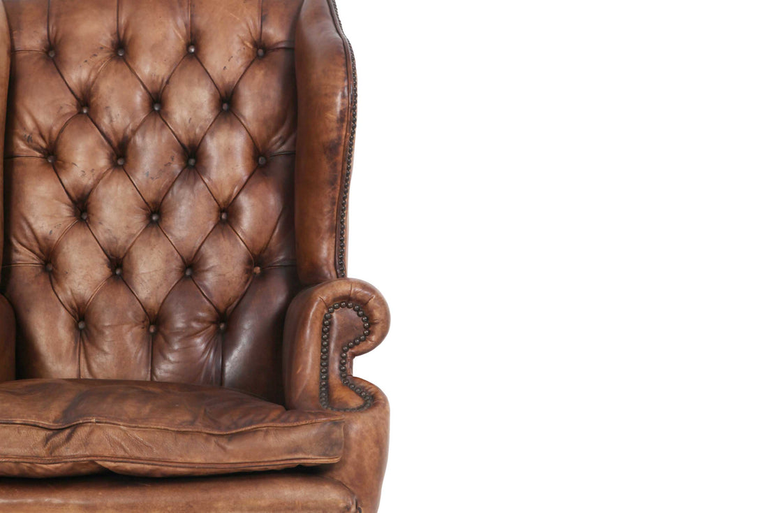 Antica poltrona chesterfield Wing Back o bergere inglese originale marrone sigaro
