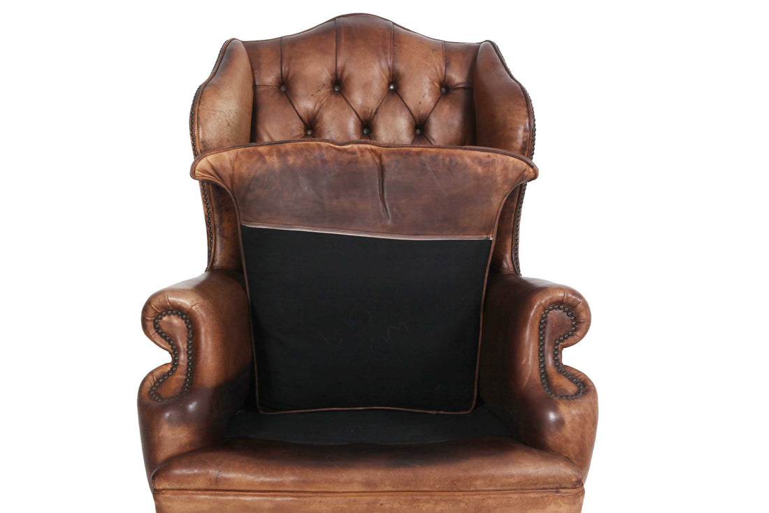 Antica poltrona chesterfield Wing Back o bergere inglese originale marrone sigaro