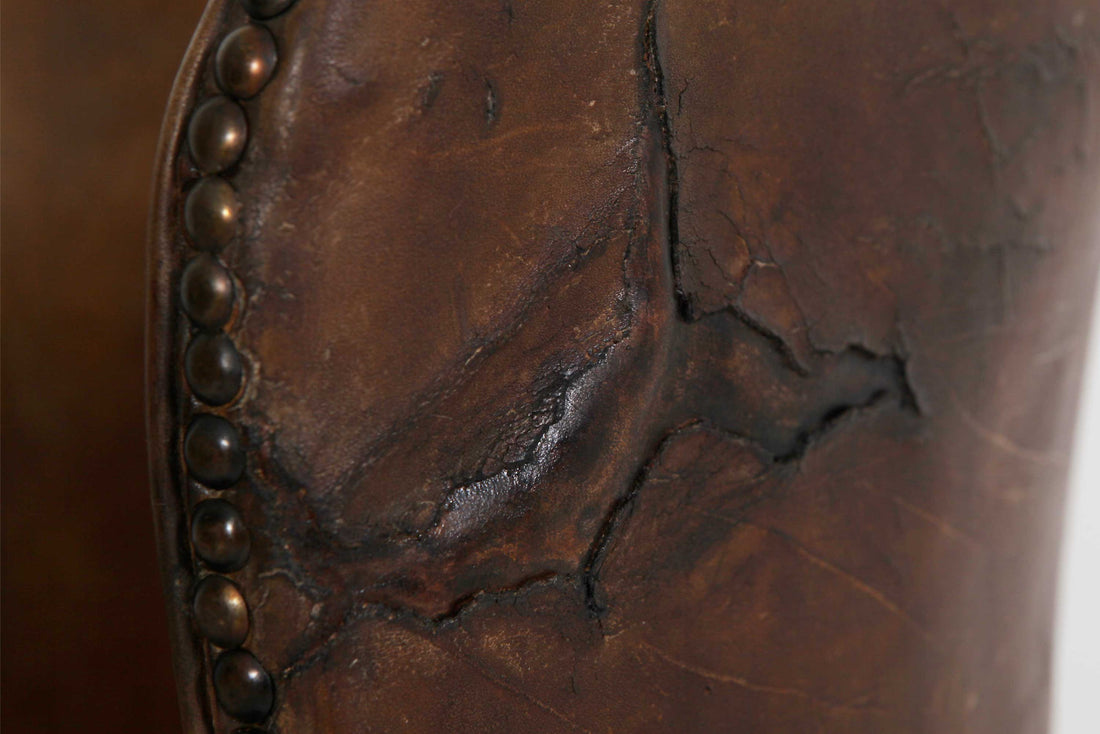 Antica e originale poltrona inglese barrel back marrone cognac