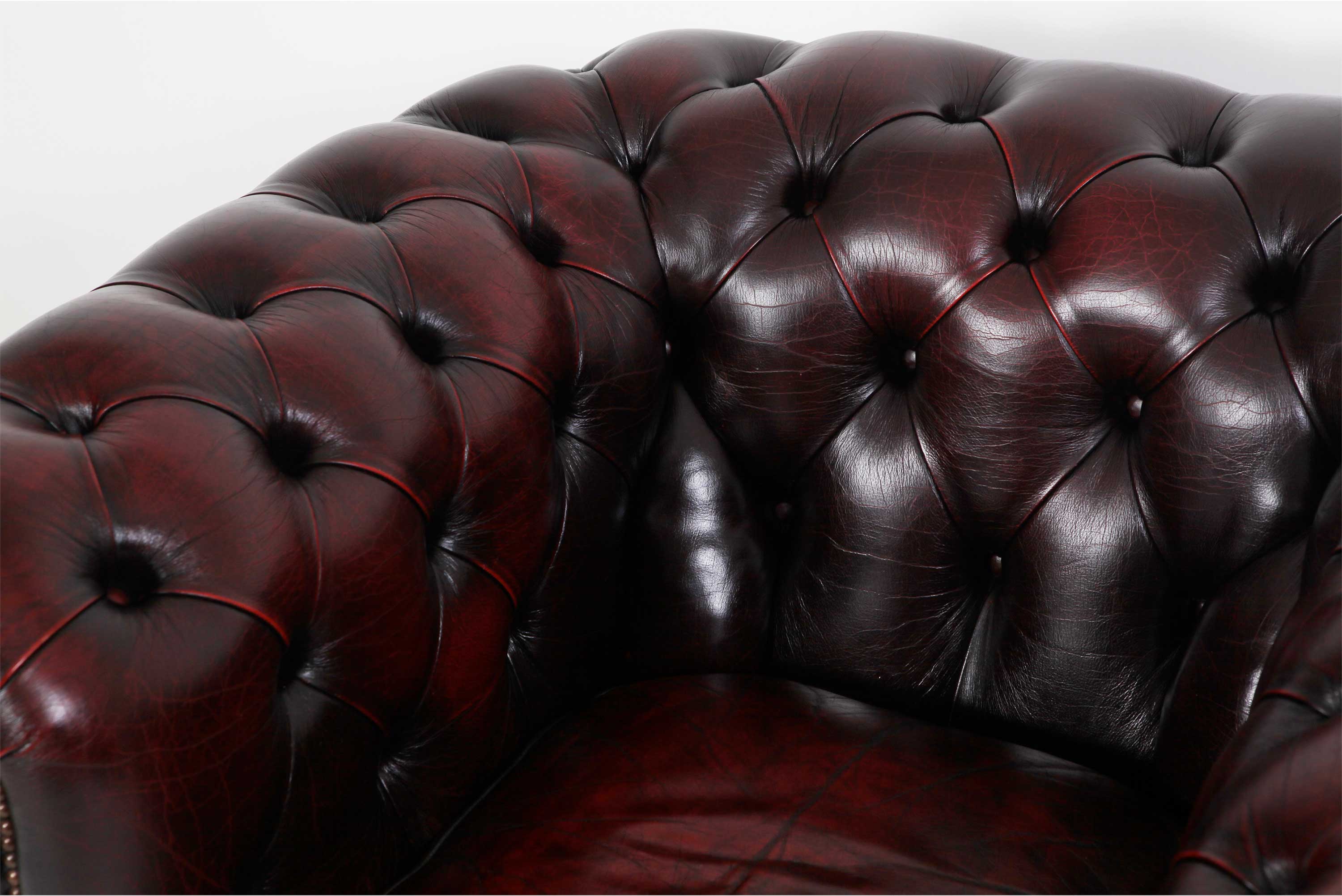 Coppia di poltrone chesterfield club vintage originale bordeaux anticato - Antichità Sale
