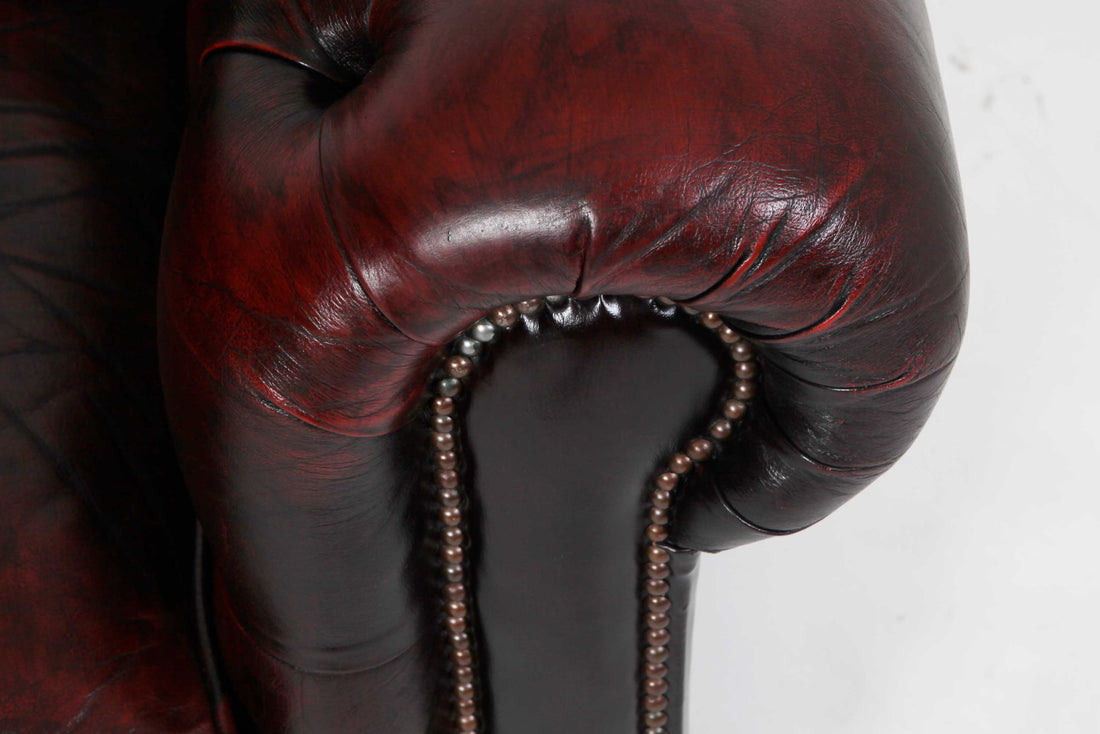 Coppia di poltrone chesterfield club vintage originale bordeaux anticato
