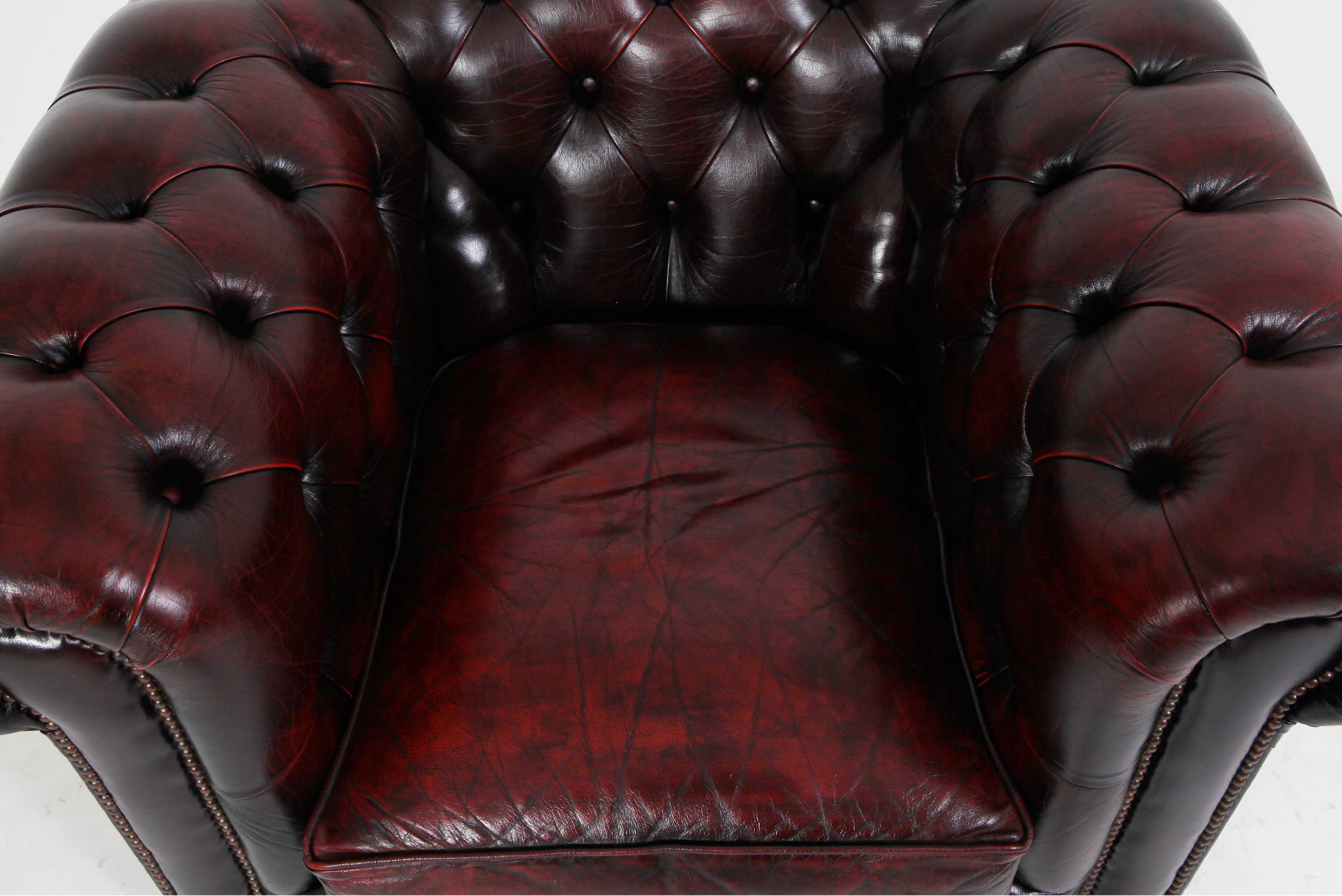 Coppia di poltrone chesterfield club vintage originale bordeaux anticato - Antichità Sale