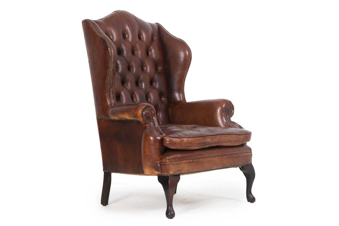 Antica poltrona chesterfield Wing Back o bergere inglese originale in pelle marrone