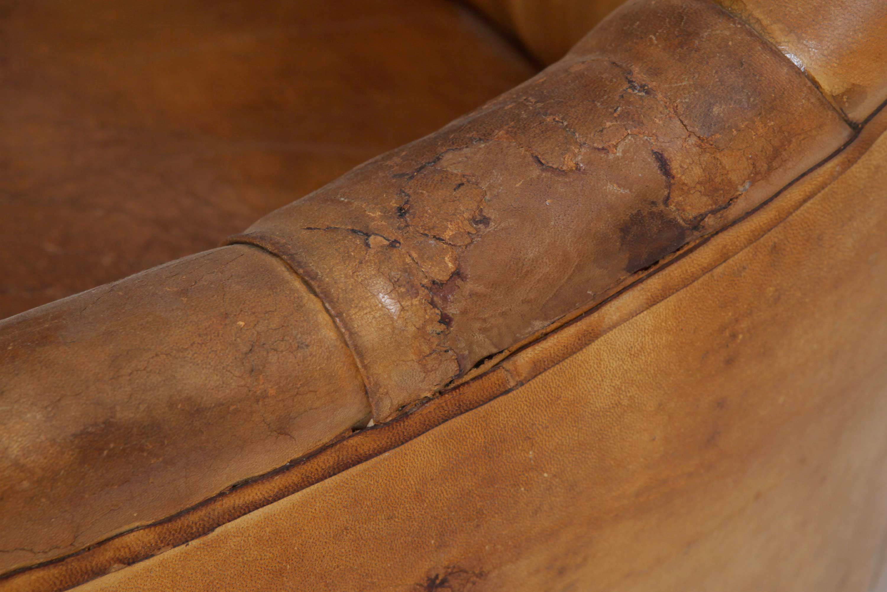 Antica poltrona chesterfield inglese originale in pelle tabacco - Antichità Sale