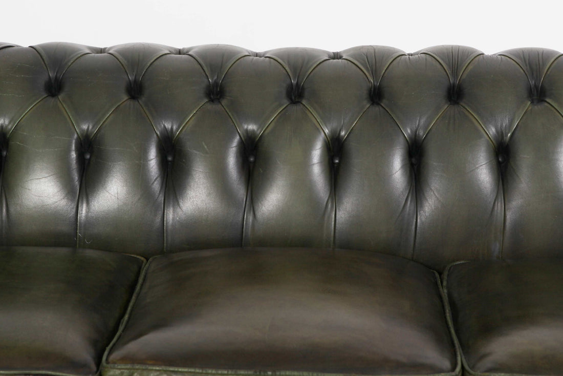 Divano 3 posti chesterfield club vintage originale in pelle verde oliva