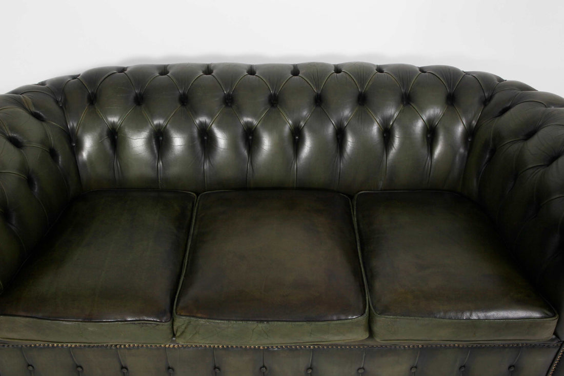 Divano 3 posti chesterfield club vintage originale in pelle verde oliva