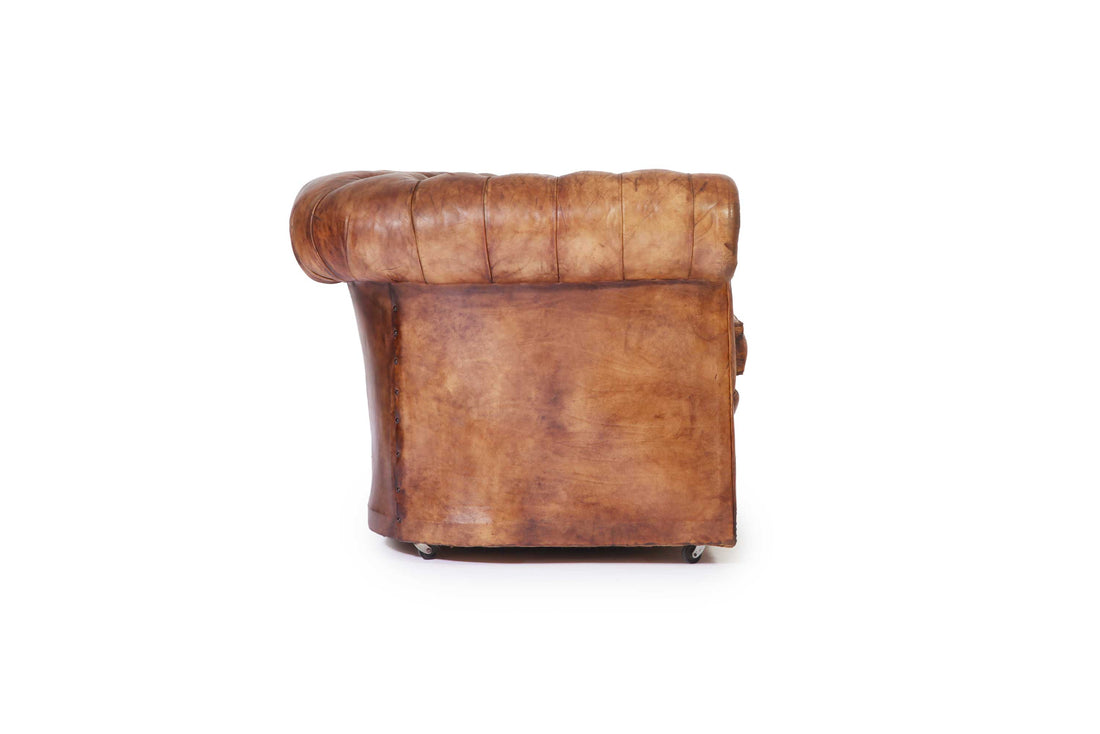 Antico divano chesterfield club 2 posti inglese originale marrone cognac