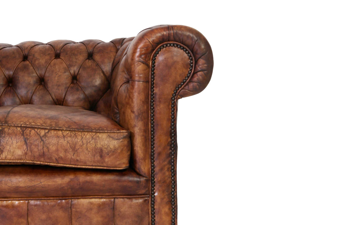 Antico divano chesterfield club 2 posti inglese originale marrone cognac