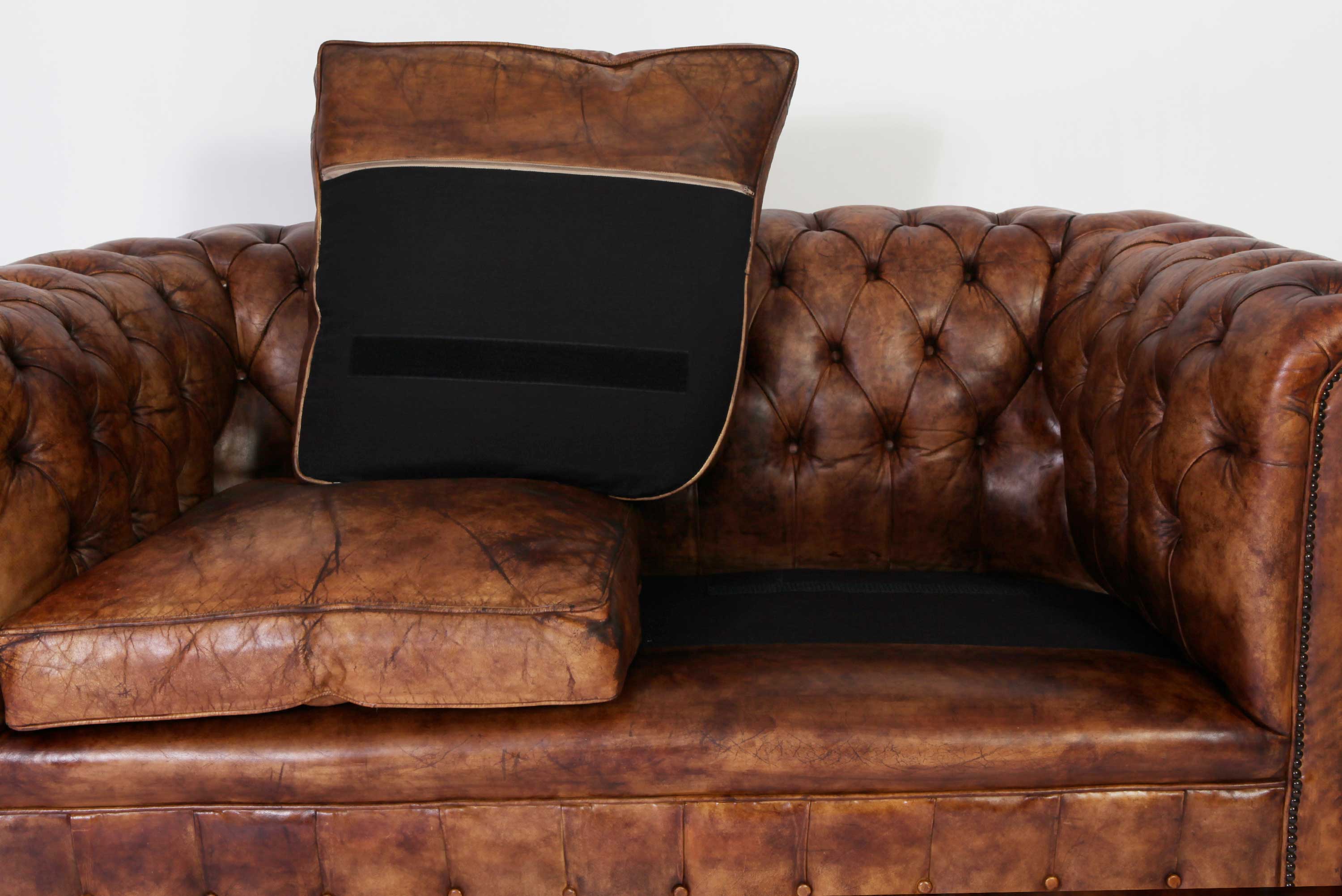 Antico divano chesterfield club 2 posti inglese originale marrone cognac