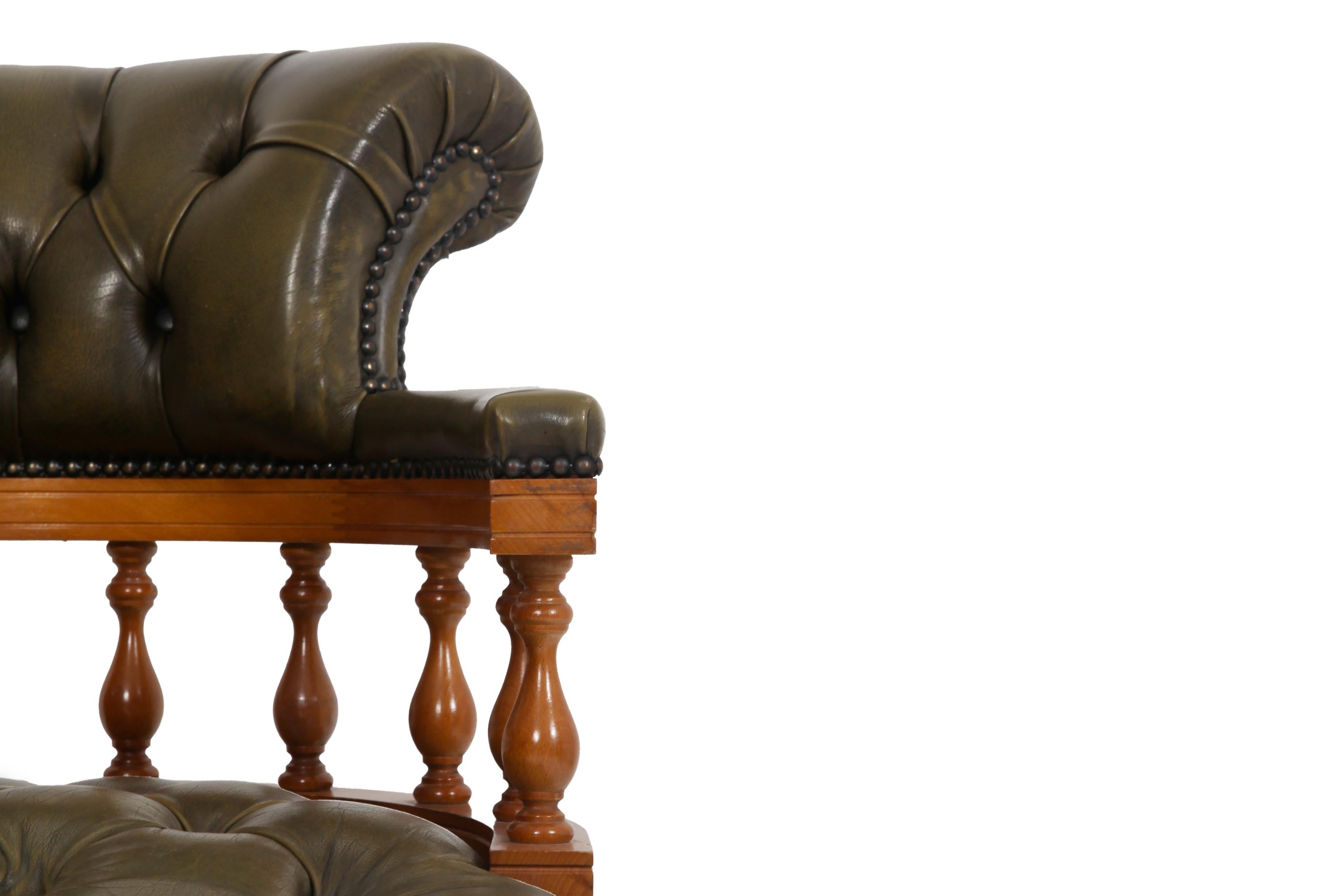 Poltrona chesterfield captain vintage inglese originale verde oliva