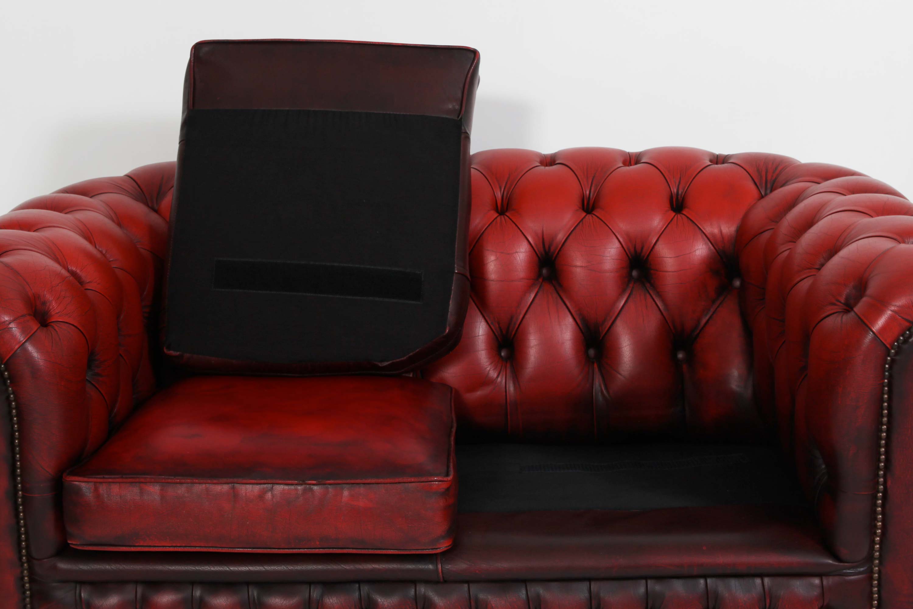 Divano 2 posti chesterfield club vintage inglese originale rosso bordeaux