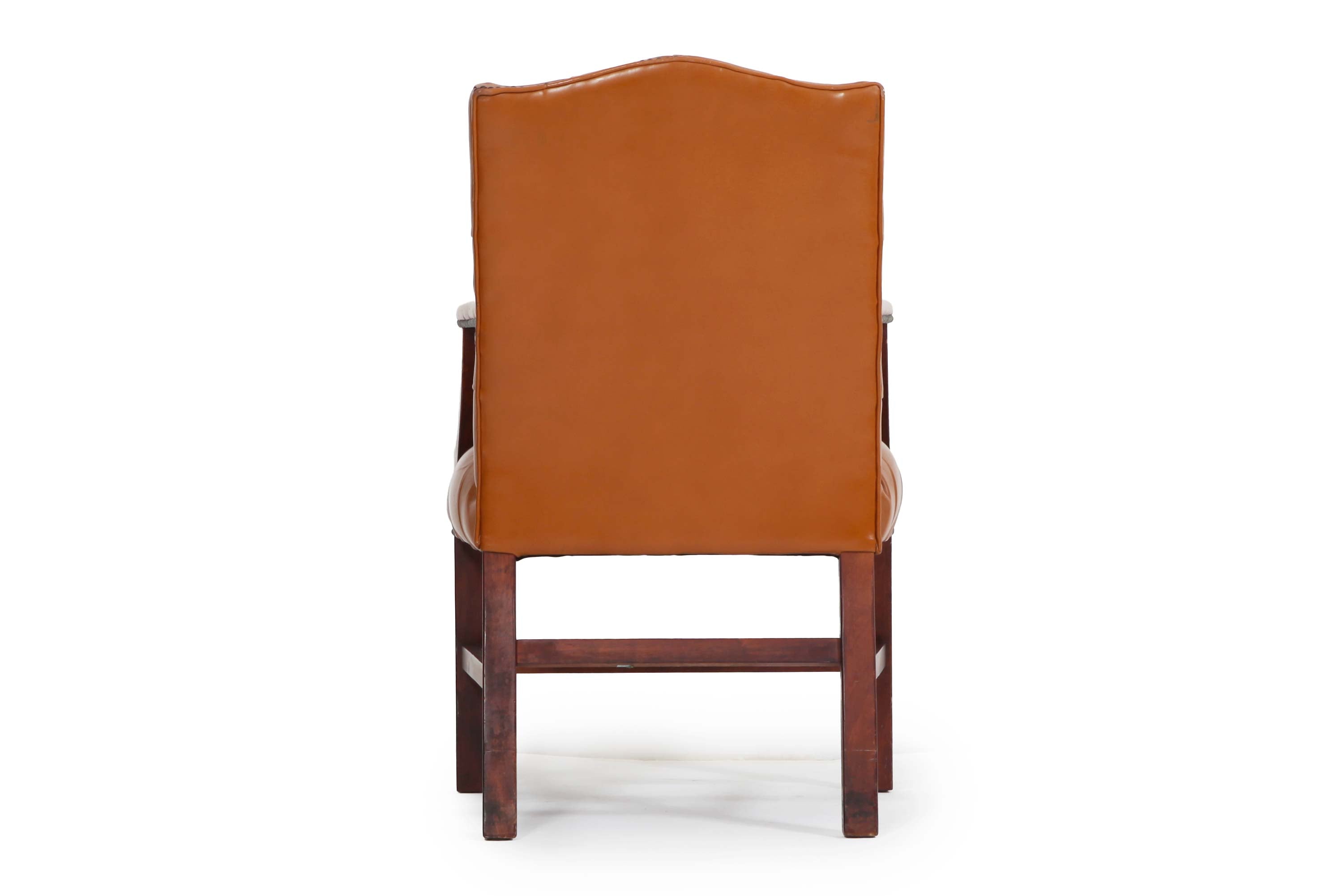 Coppia di poltrone chesterfield Director vintage inglese tabacco
