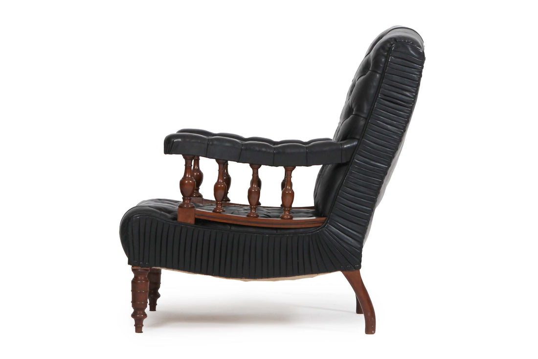 Poltrona chesterfield antica di epoca Vittoriana originale in pelle nera