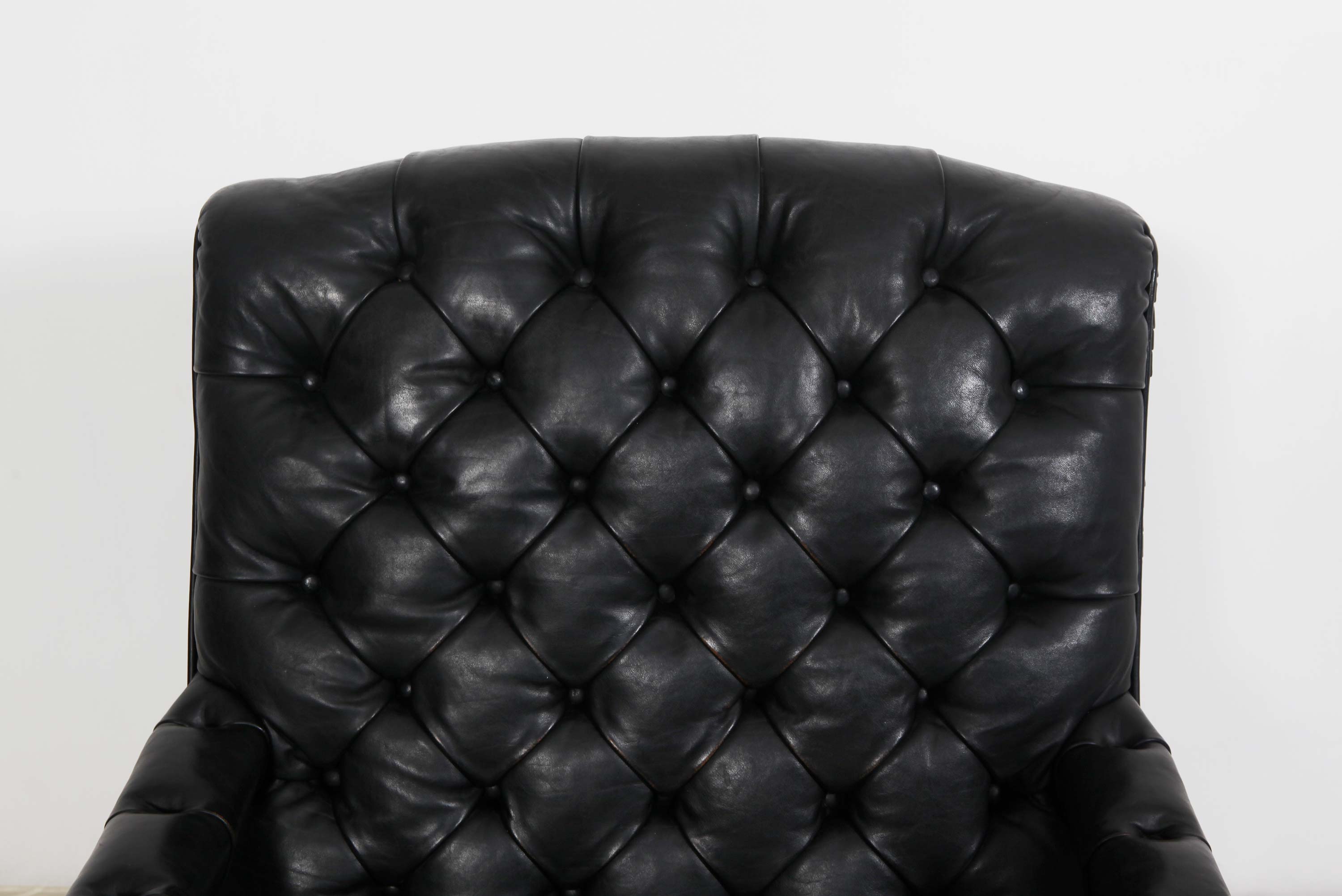 Poltrona chesterfield antica di epoca Vittoriana originale in pelle nera