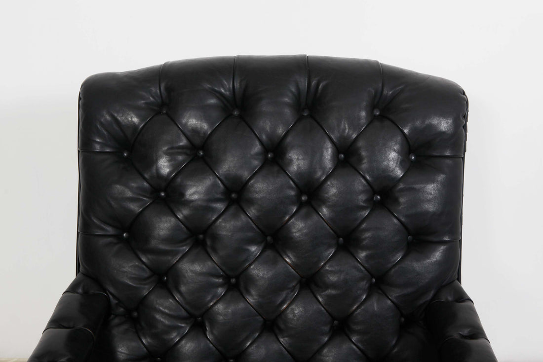 Poltrona chesterfield antica di epoca Vittoriana originale in pelle nera