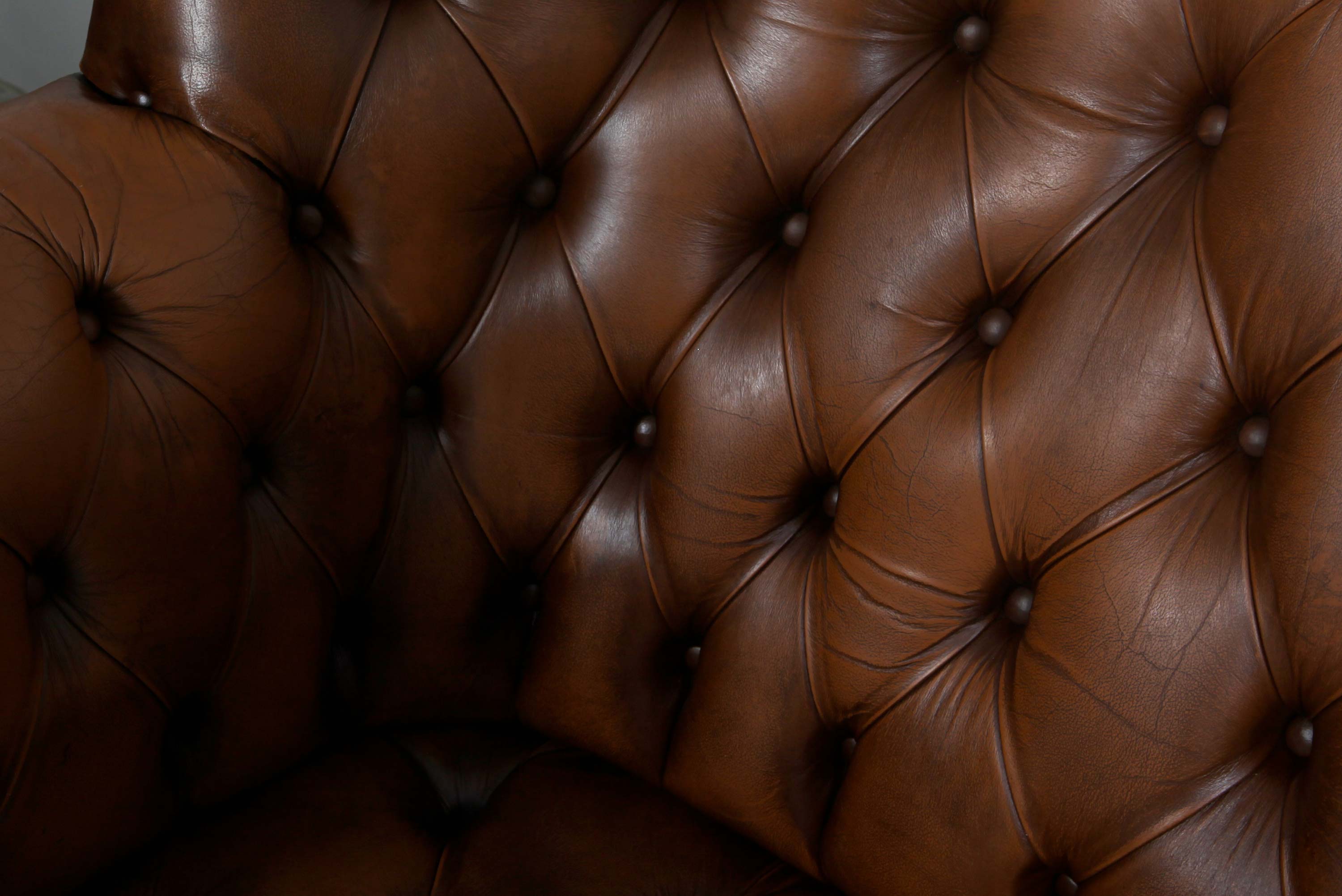 Divano due posti chesterfield bergere vintage inglese marrone cognac