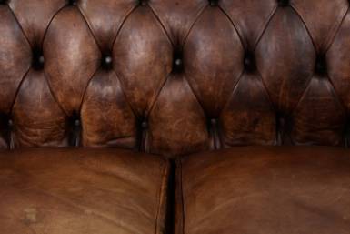 Antico divano chesterfield club 2 posti inglese originale in pelle marrone anticato
