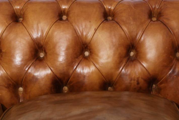 Antico divano chesterfield club 3 posti inglese originale in pelle marrone tabacco