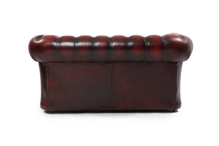 Divano Chesterfield club 2 posti inglese originale vintage in pelle rosso bordeaux anticato