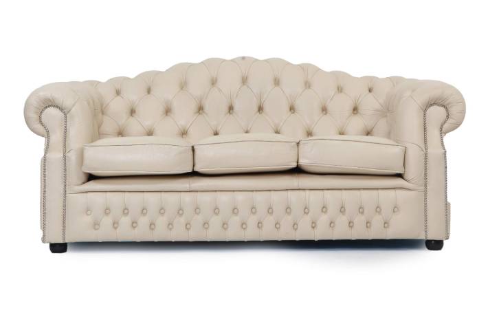Divano chesterfield modello Oxford 3 posti vintage inglese avorio