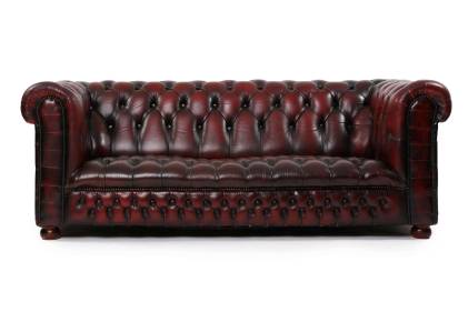 Divano Chesterfield club 3 posti inglese originale vintage in pelle bordeaux con seduta a capitonnè